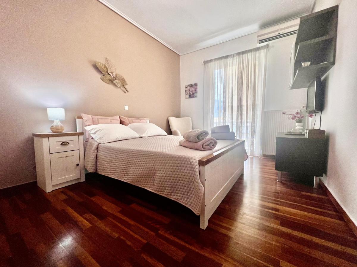 Elegant Downtown Retreat Apartment Kalamata Exterior photo