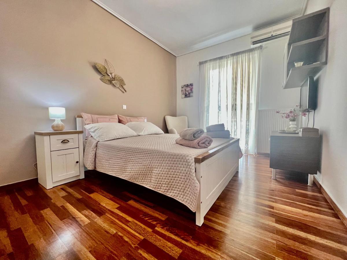 Elegant Downtown Retreat Apartment Kalamata Exterior photo