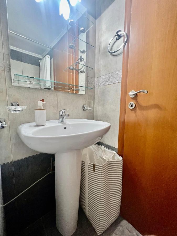 Elegant Downtown Retreat Apartment Kalamata Exterior photo